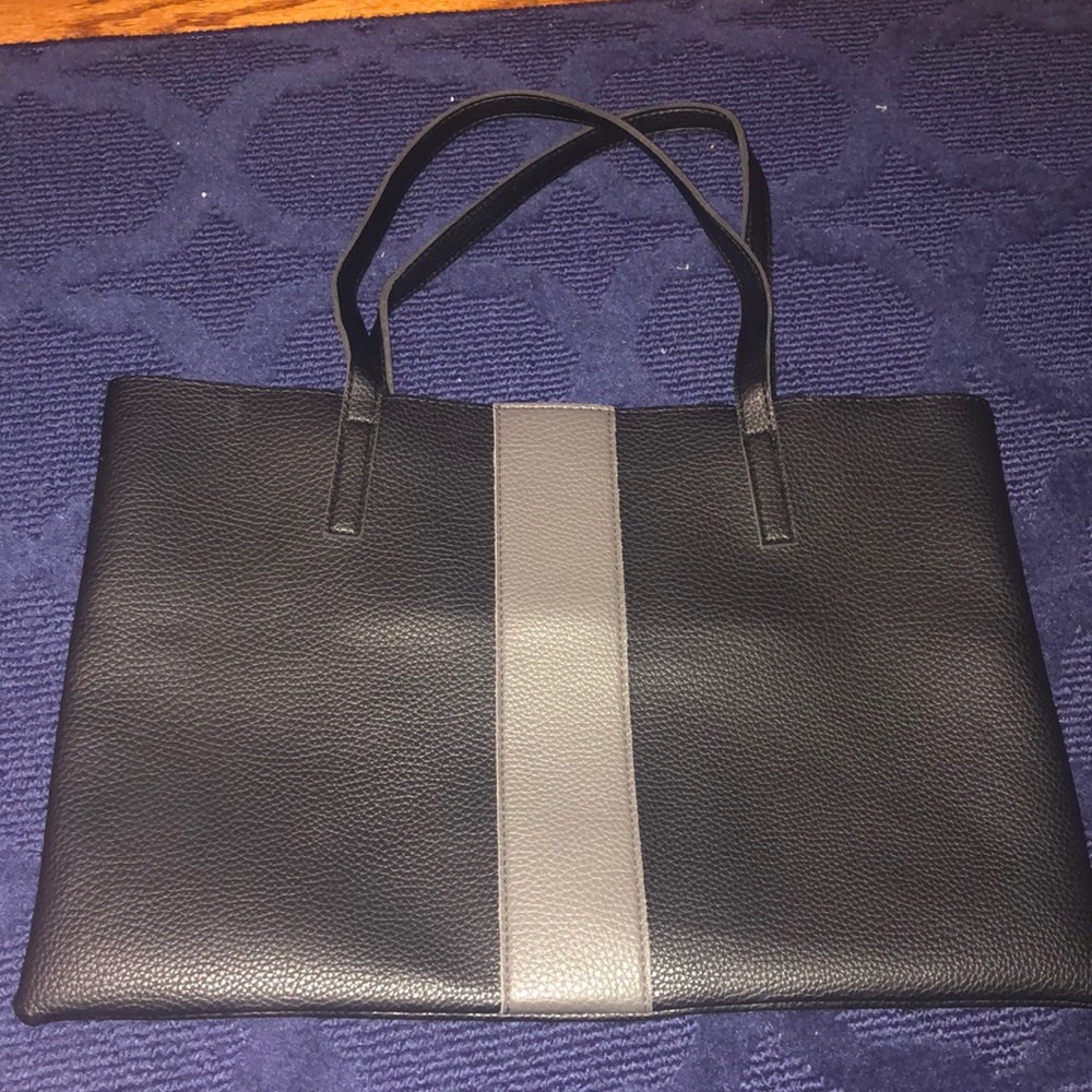 VINCE CAMUTO 💼